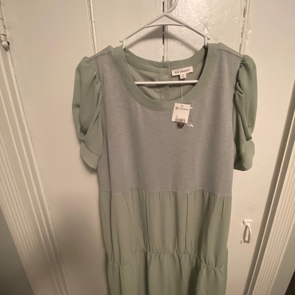 NWT Womens Dress Size Medium blu pepper boutique